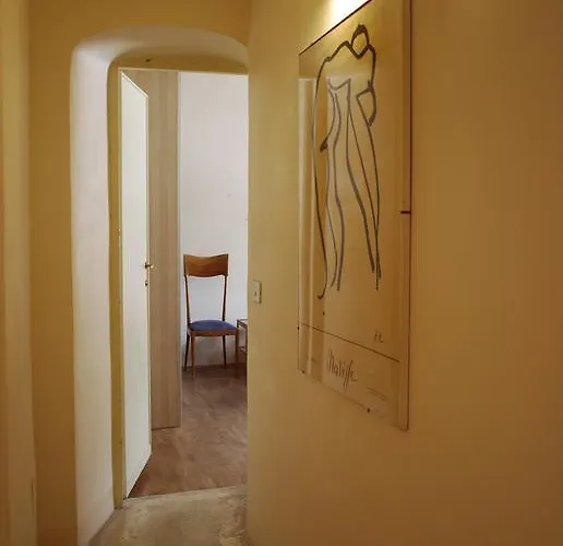 Piazza Farnese روما