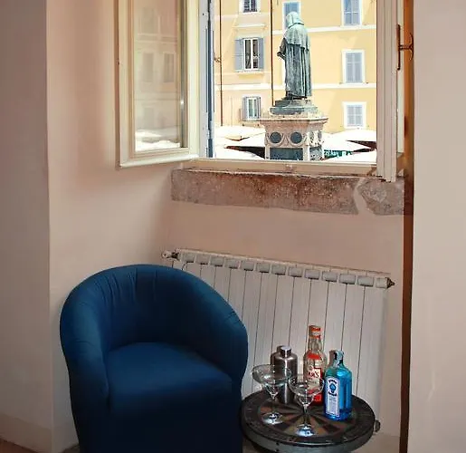 Piazza Farnese روما